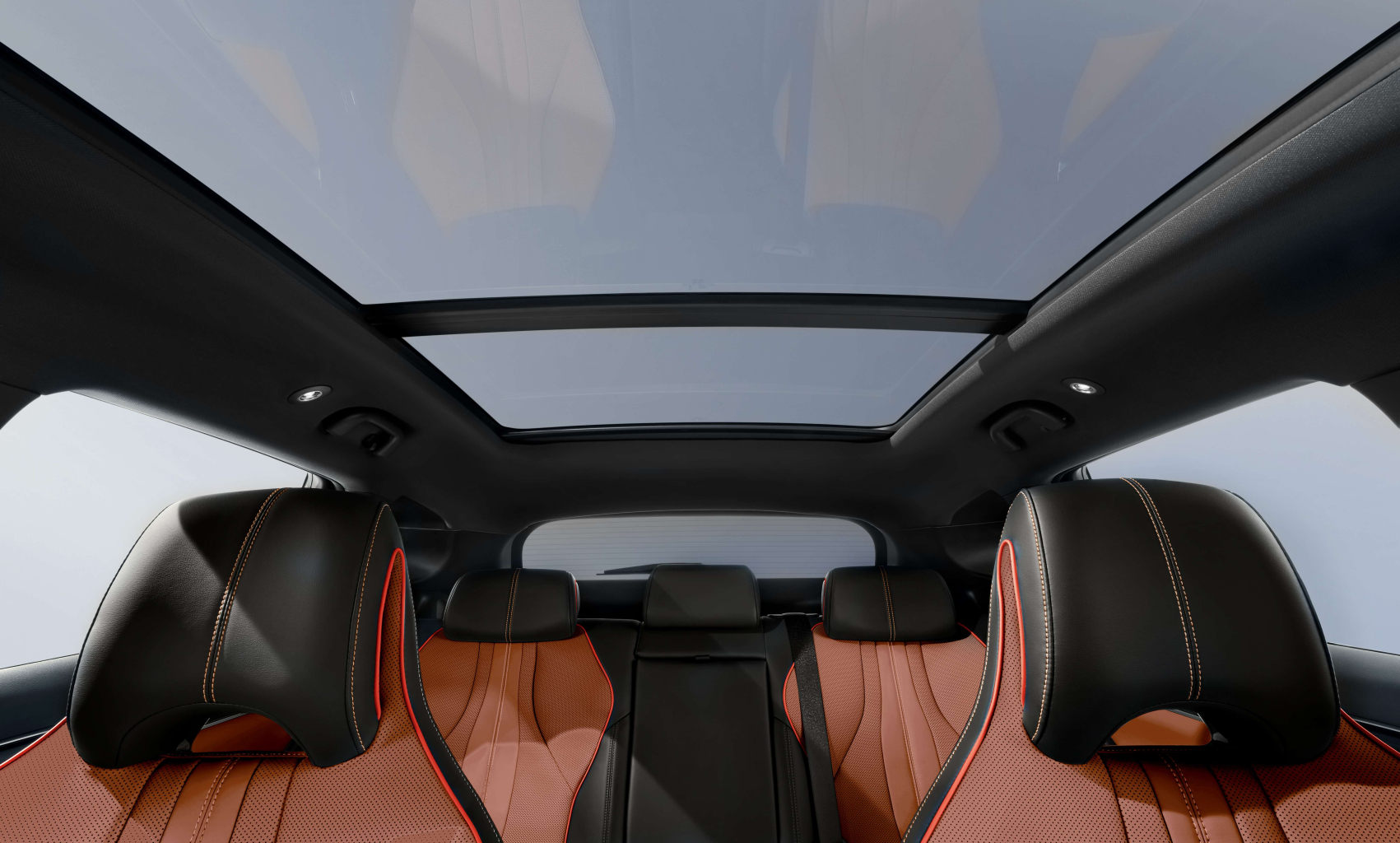 Cửa sổ trời toàn cảnh – Mở rộng không gian